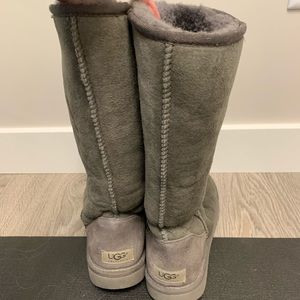 WOMENS tall grey UGG boots size 8